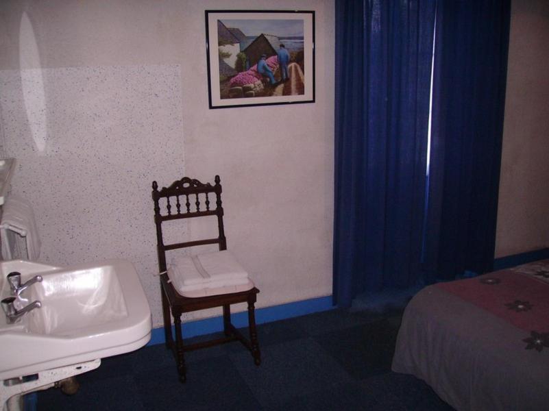 Hotel Du Menhir Locmariaquer Oda fotoğraf
